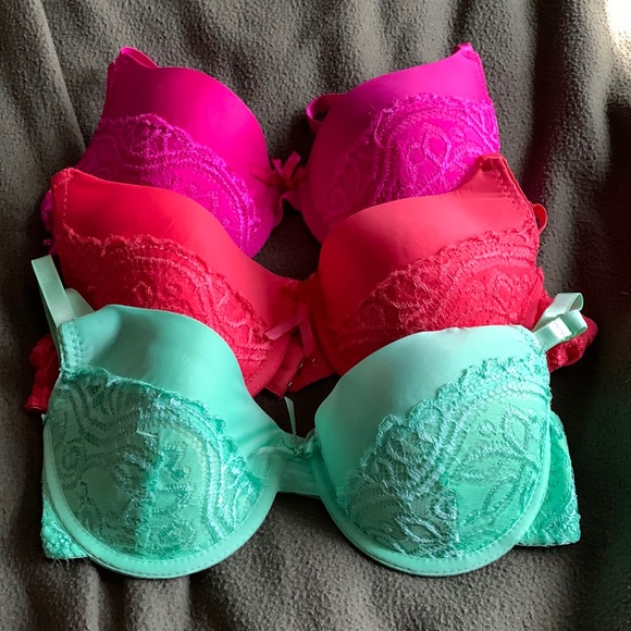 Mamia Other - Mania colored lace bras.  Size 34B